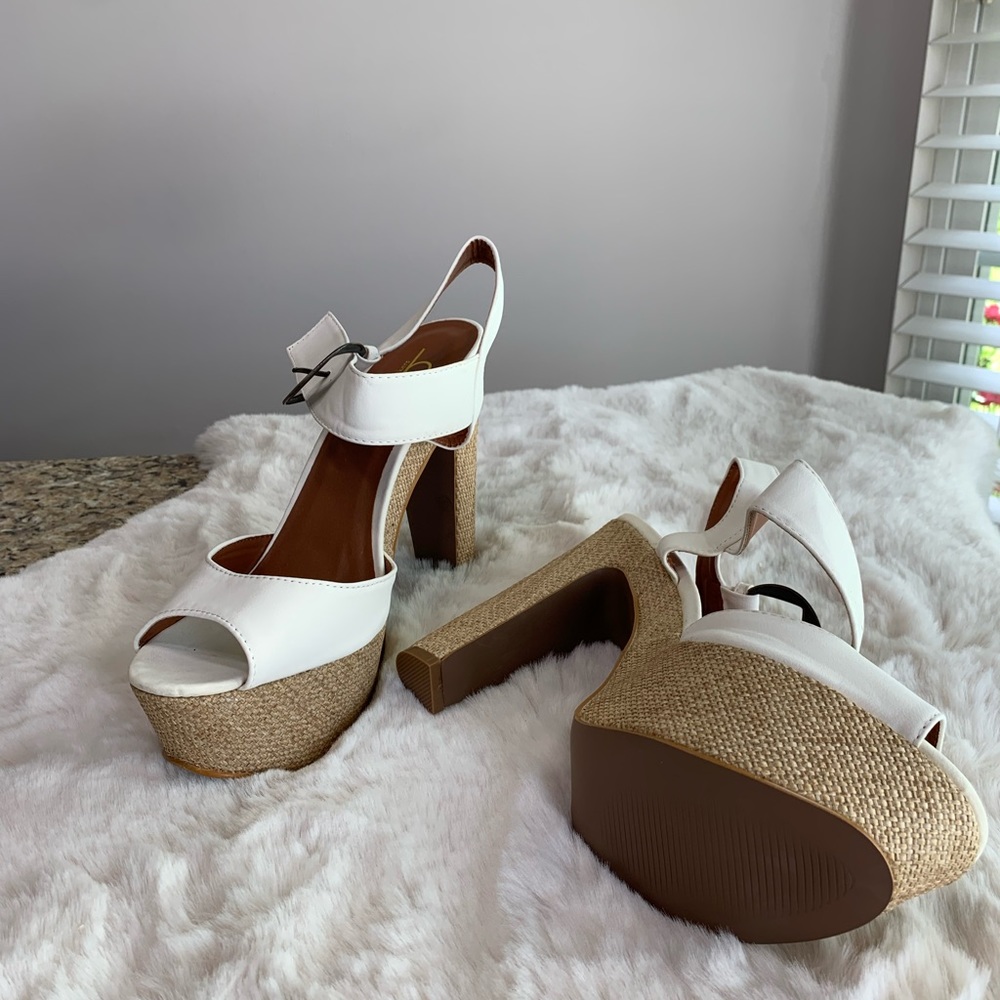 Bakers Shoes - Ruddy White NWB